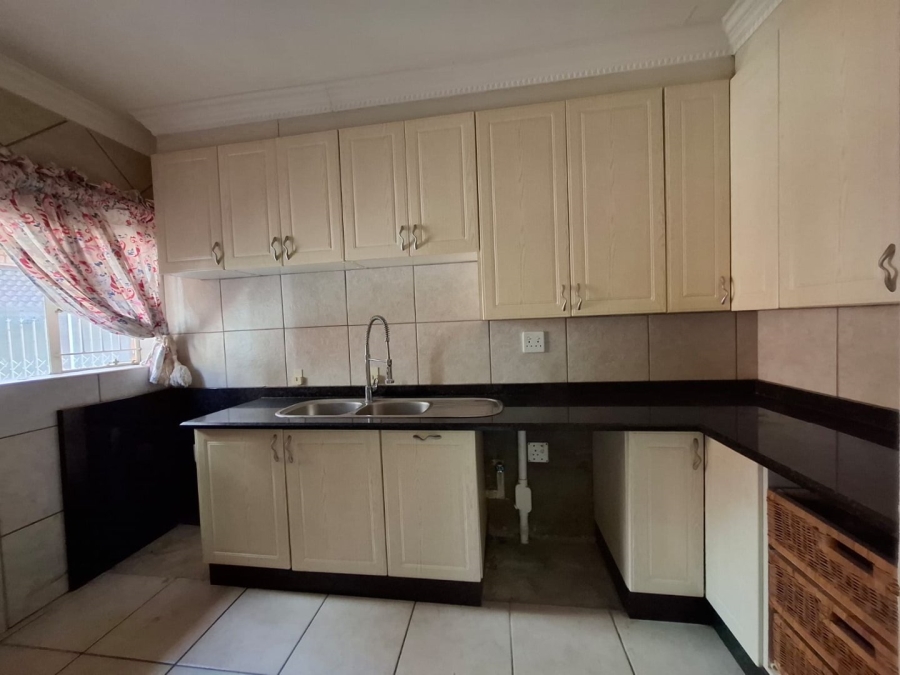4 Bedroom Property for Sale in Safari Gardens North West